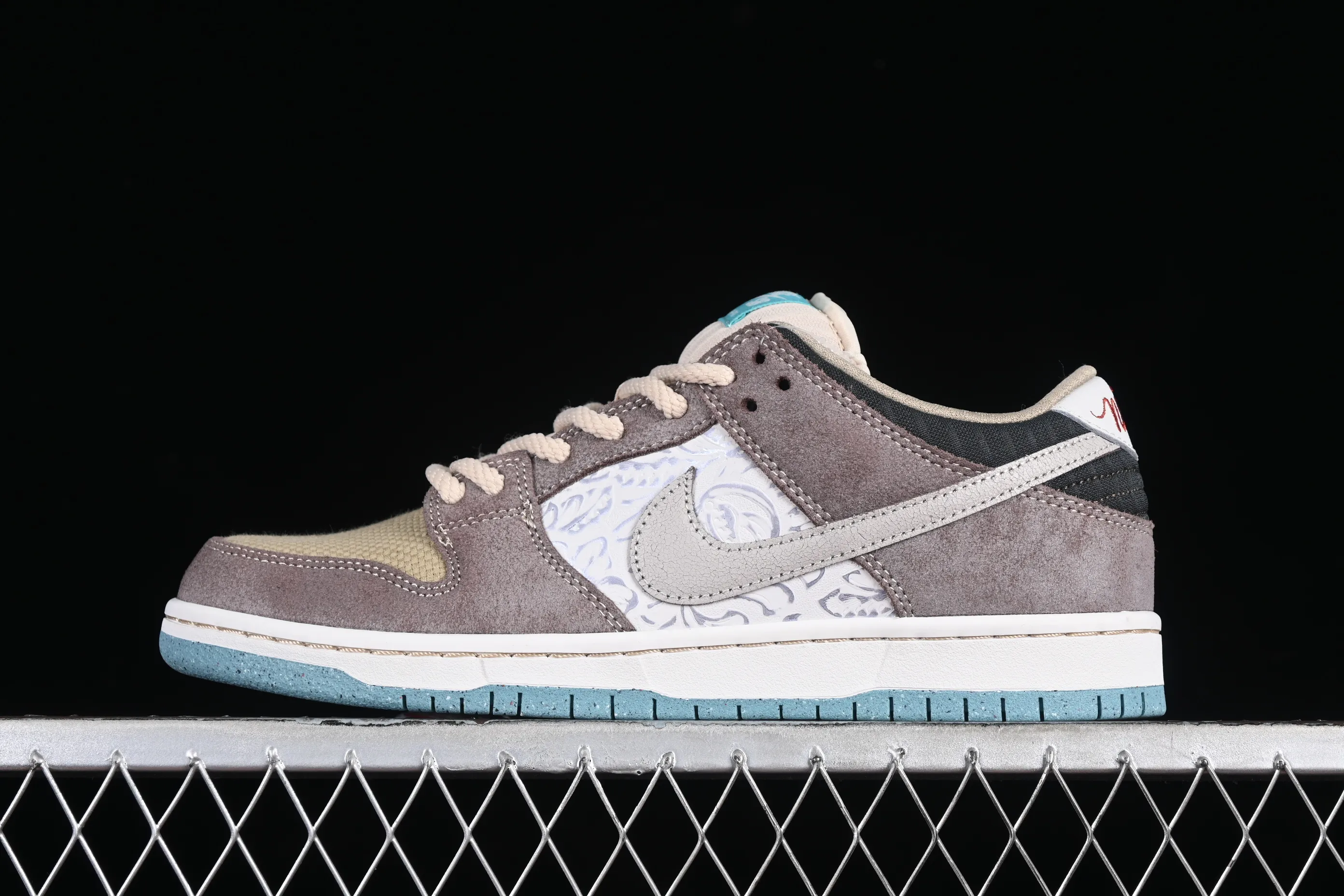All Categories Nk SB Dunk Series Nk SB Dunk Low Low-top Sneakers Nk SB Dunk Low "Big Money Savings" Big Promotion Theme Embossed SB Low-top Casual Sneakers FZ3129-200